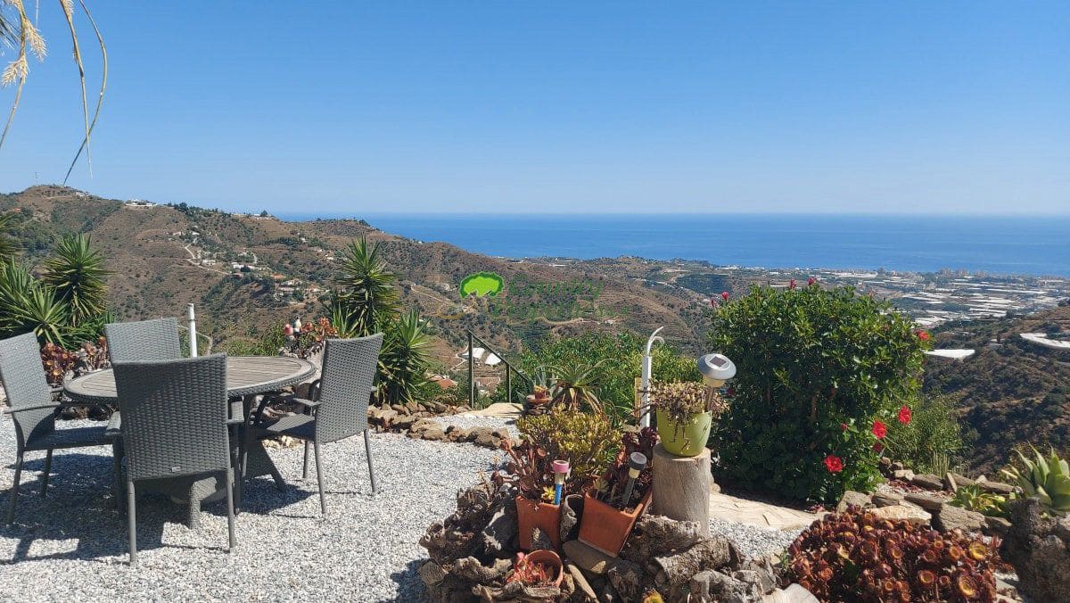 3 soveværelse Finca/Landehus til salg i Arenas med swimmingpool garage - € 535.000 (Ref: 9974908)