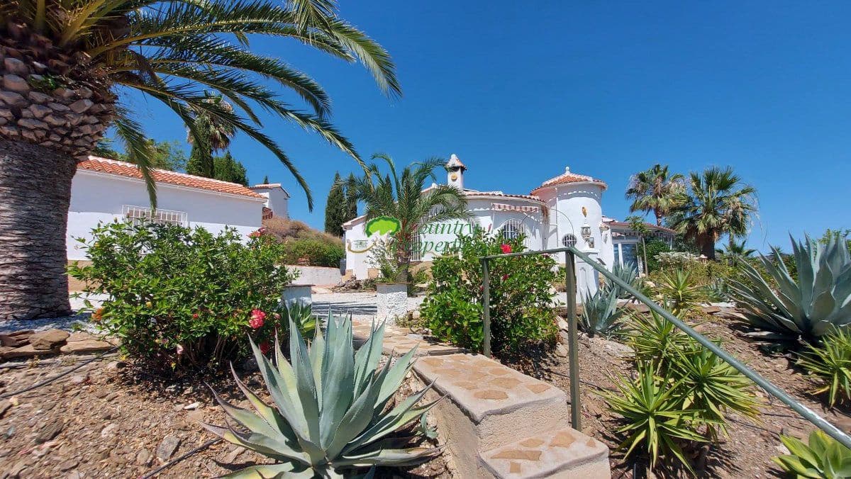 3 soveværelse Finca/Landehus til salg i Arenas med swimmingpool garage - € 535.000 (Ref: 9974908)