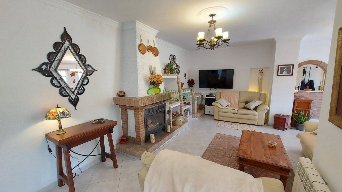 Finca/Casa Rural de 3 habitaciones en Torrox en venta con piscina garaje - 465.000 € (Ref: 9981846)