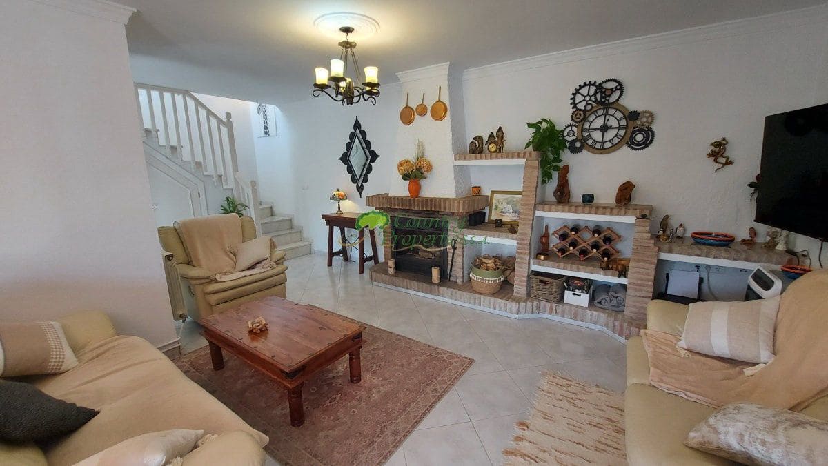 Finca/Casa Rural de 3 habitaciones en Torrox en venta con piscina garaje - 465.000 € (Ref: 9981846)