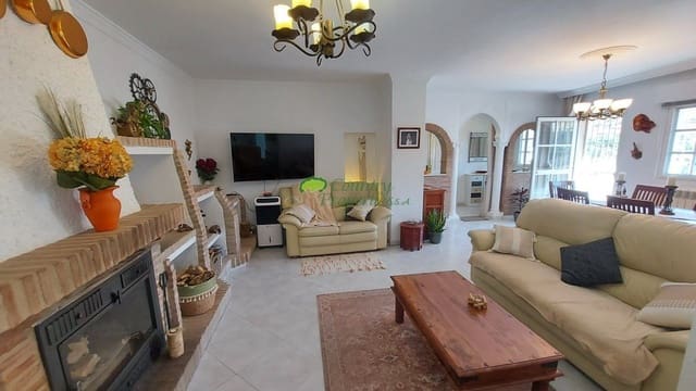 3 soverom Finca/Herregård til salgs i Torrox med svømmebasseng garasje - € 465 000 (Ref: 9981846)