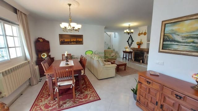 3 soverom Finca/Herregård til salgs i Torrox med svømmebasseng garasje - € 465 000 (Ref: 9981846)