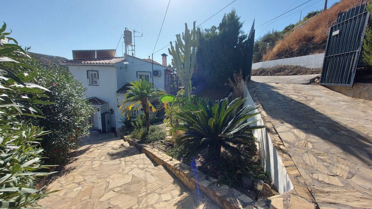 Finca/Casa Rural de 3 habitaciones en Torrox en venta con piscina garaje - 465.000 € (Ref: 9981846)