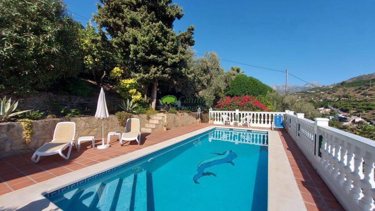 Finca/Casa Rural de 3 habitaciones en Torrox en venta con piscina garaje - 465.000 € (Ref: 9981846)