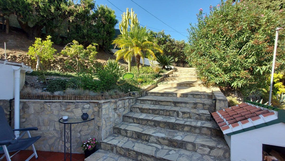 Finca/Casa Rural de 3 habitaciones en Torrox en venta con piscina garaje - 465.000 € (Ref: 9981846)