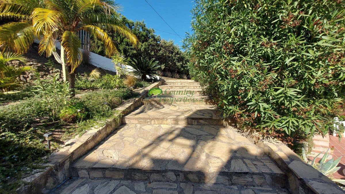Finca/Casa Rural de 3 habitaciones en Torrox en venta con piscina garaje - 465.000 € (Ref: 9981846)