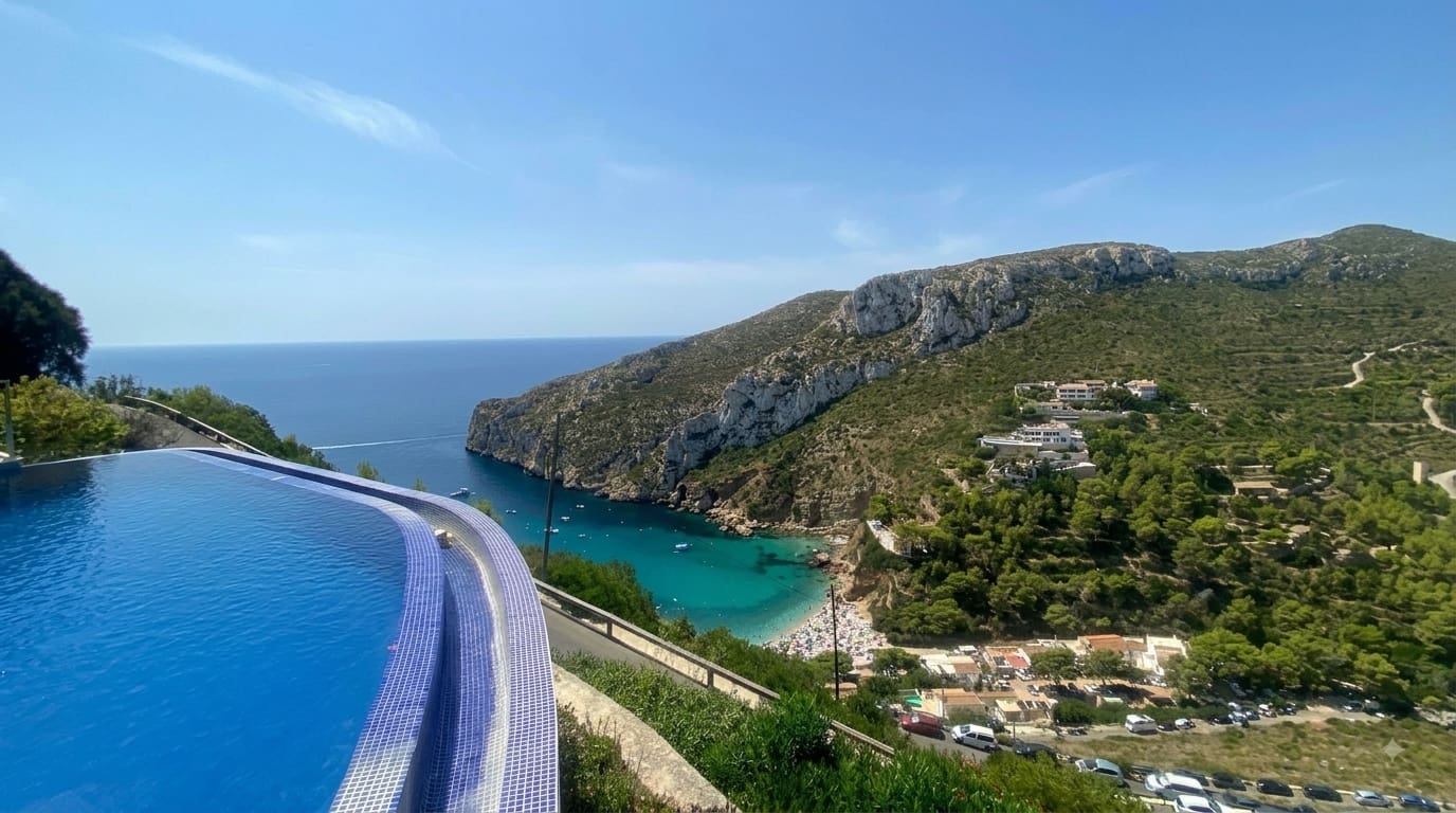 Chalet de 4 habitaciones en Javea / Xàbia en venta con piscina - 2.495.000 € (Ref: 10031650)