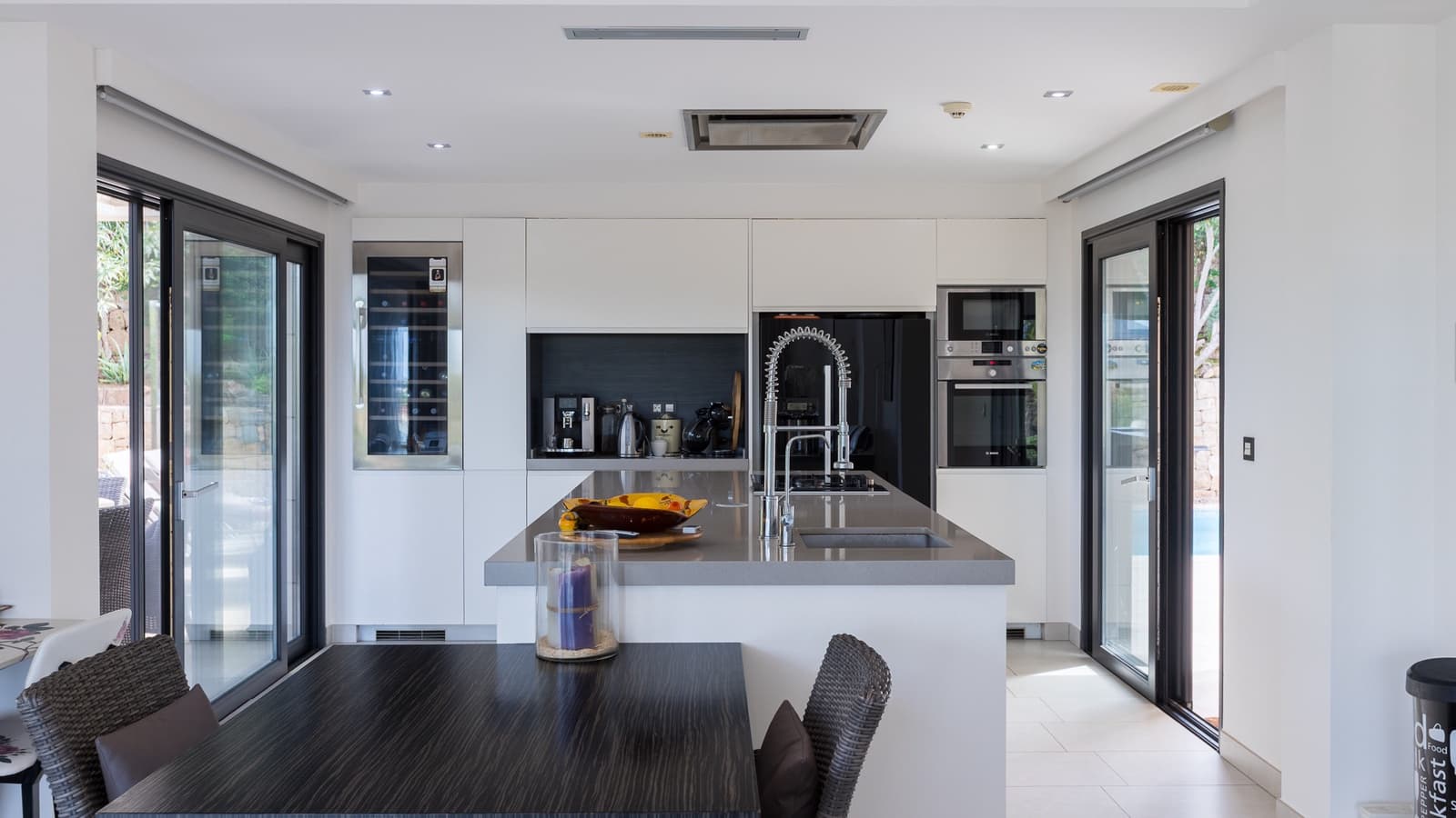 4 soveværelse Villa til salg i Javea / Xabia med swimmingpool garage - € 1.695.000 (Ref: 10166309)