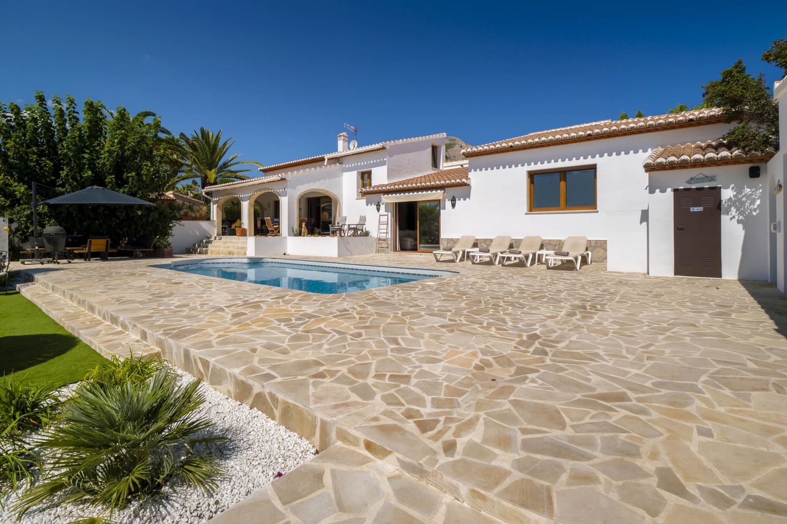 6 soveværelse Villa til salg i Javea / Xabia med swimmingpool - € 2.250.000 (Ref: 10182658)