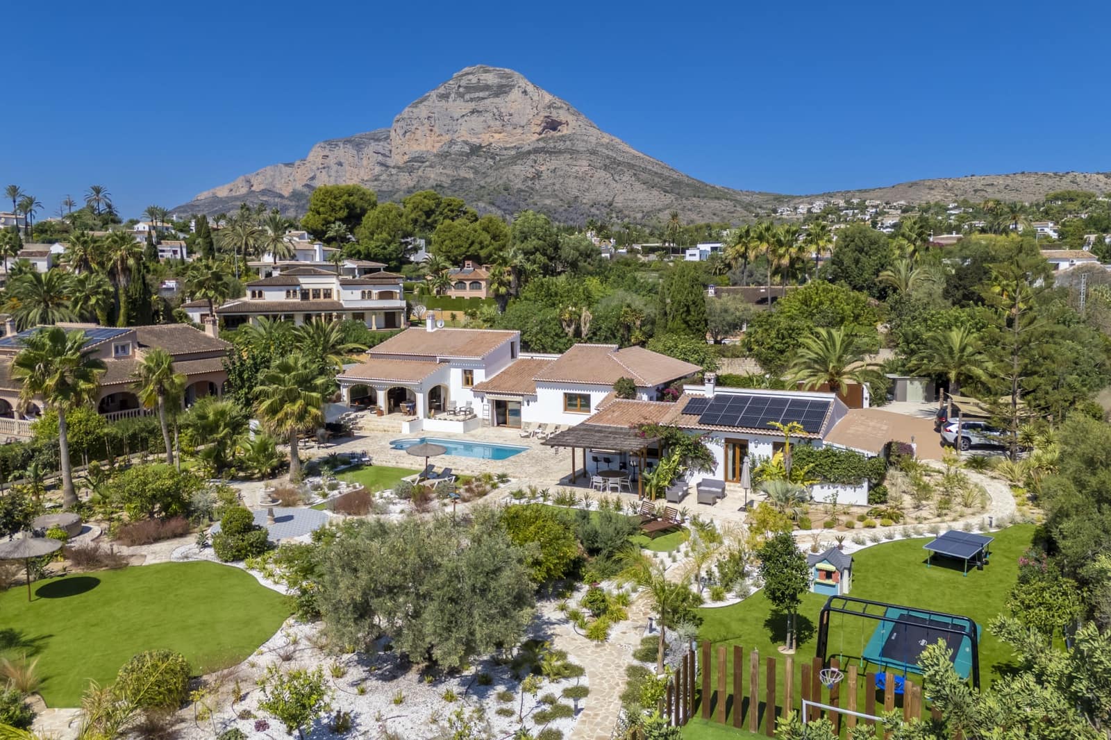 6 soveværelse Villa til salg i Javea / Xabia med swimmingpool - € 2.250.000 (Ref: 10182658)