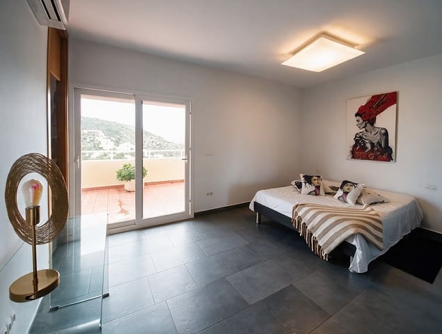 3 slaapkamer Villa te koop in Pedreguer met zwembad garage - € 735.000 (Ref: 10184313)