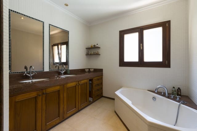 3 sypialnia Willa na sprzedaż w Montgó - Ermita, Javea / Xàbia z basenem garażem - 1 095 000 € (Ref: 9130905)