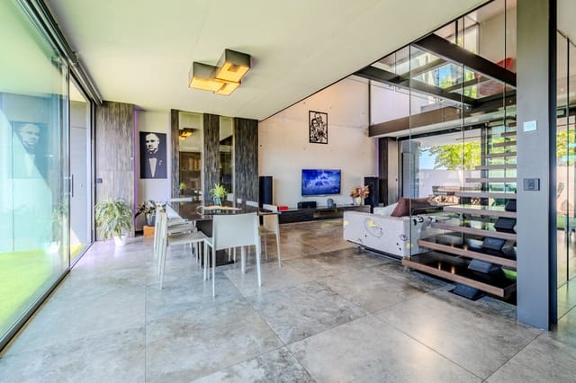 3 quarto Moradia para venda em Oliva com piscina garagem - 697 500 € (Ref: 9130919)