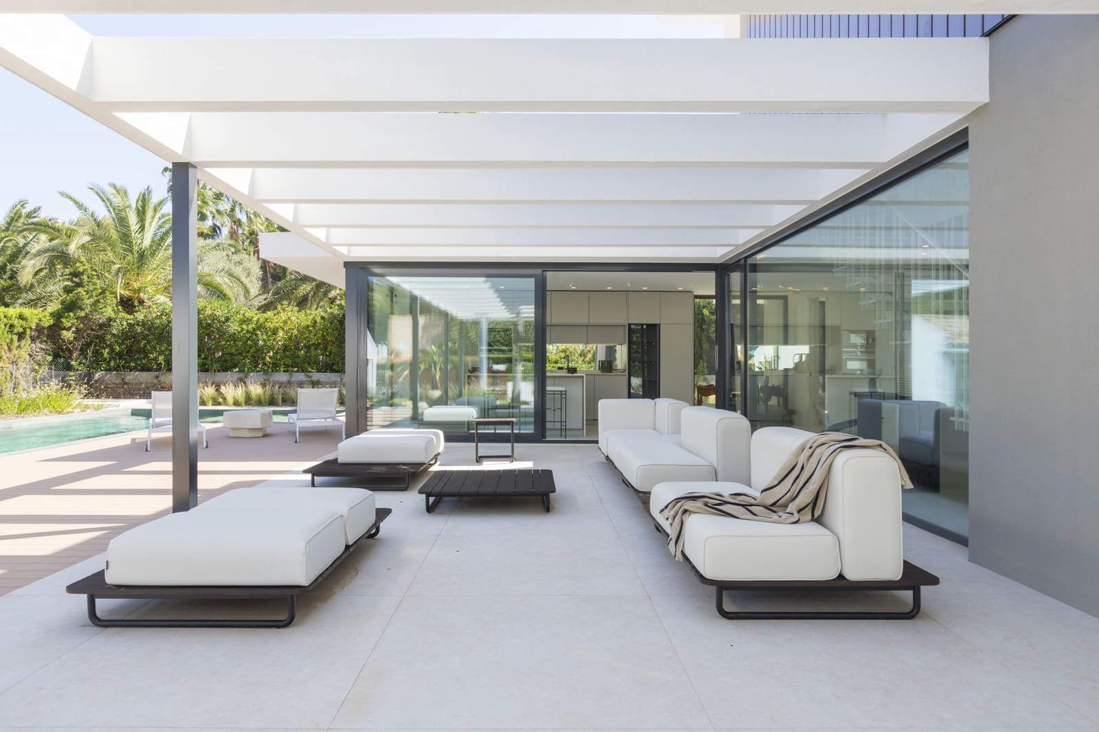 Chalet de 4 habitaciones en Dénia en venta con piscina garaje - 1.890.000 € (Ref: 9130936)