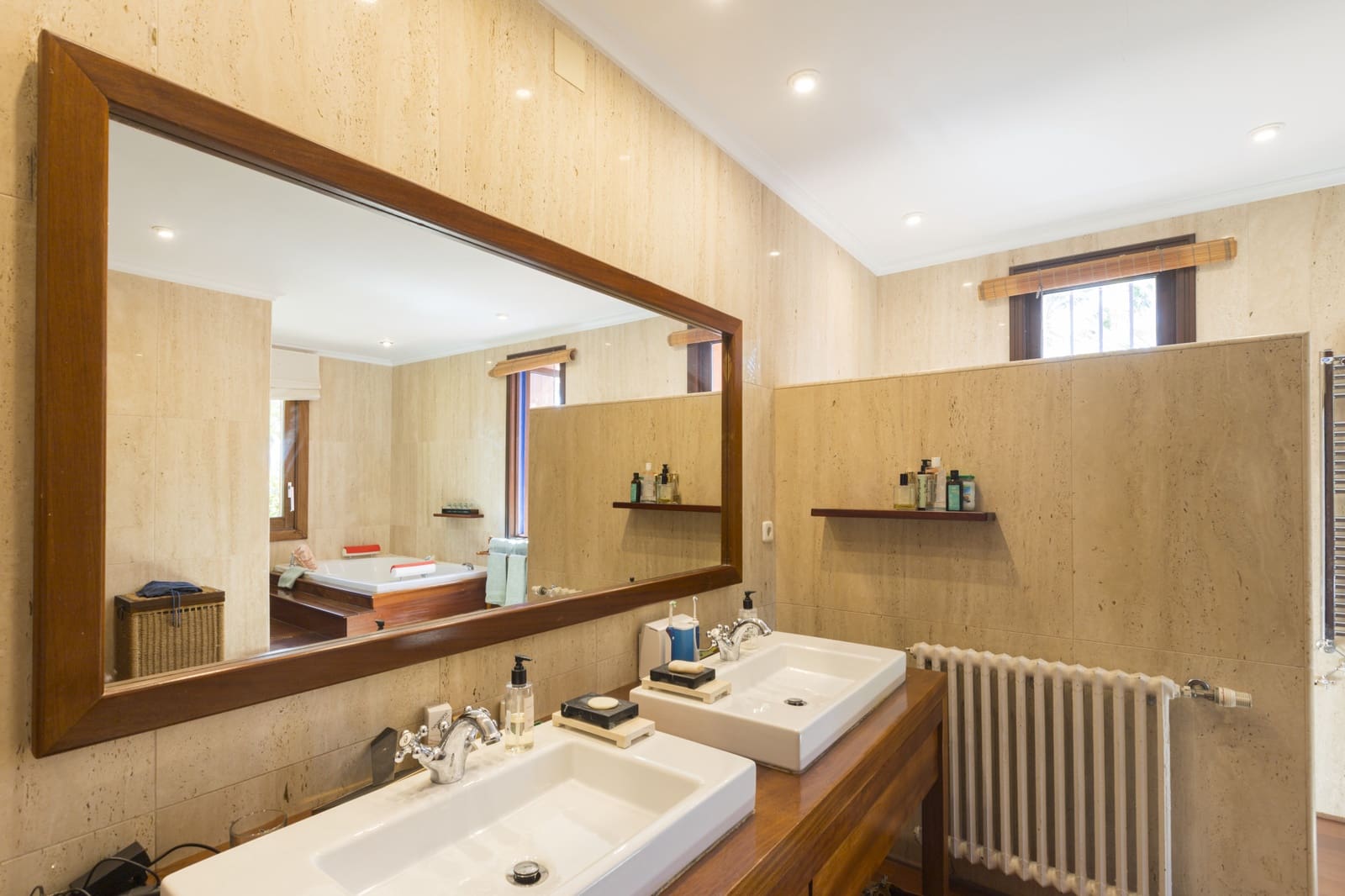 6 bedroom Villa for sale in Altea with pool garage - € 3,750,000 (Ref: 9130937)