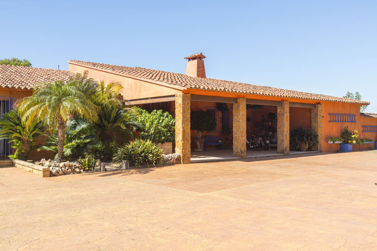 6 bedroom Villa for sale in Altea with pool garage - € 3,750,000 (Ref: 9130937)