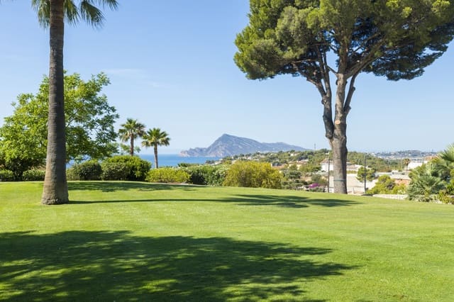 6 bedroom Villa for sale in Altea with pool garage - € 4,000,000 (Ref: 9130937)