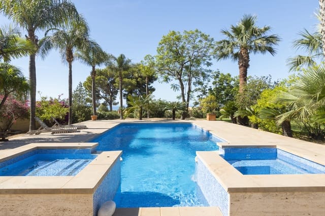 6 bedroom Villa for sale in Altea with pool garage - € 3,750,000 (Ref: 9130937)