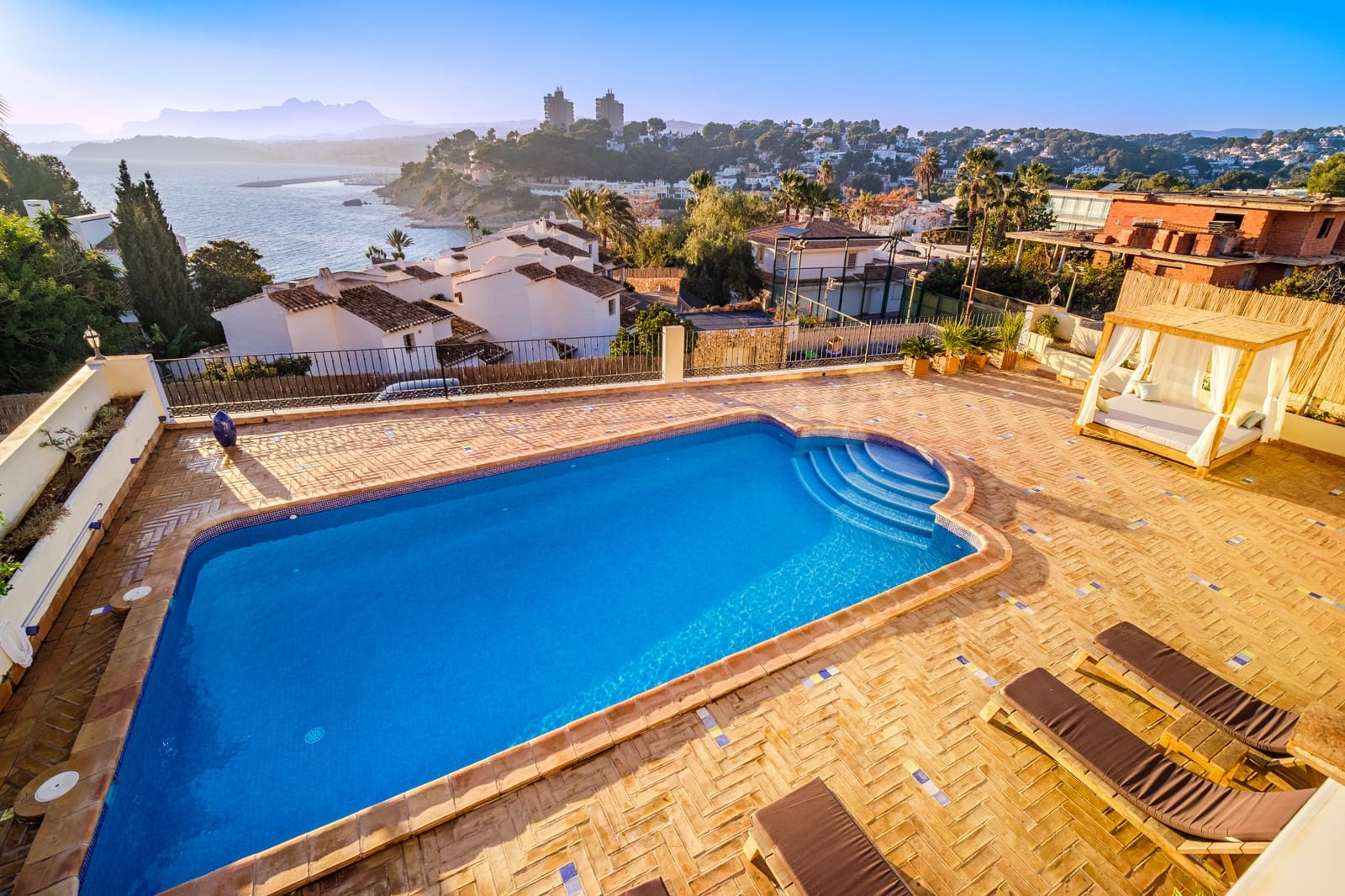 4 soveværelse Villa til salg i Teulada med swimmingpool garage - € 2.950.000 (Ref: 9130953)