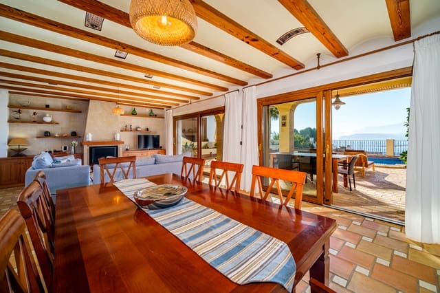 4 soveværelse Villa til salg i Teulada Pueblo, Teulada-Moraira med swimmingpool garage - € 2.950.000 (Ref: 9130953)