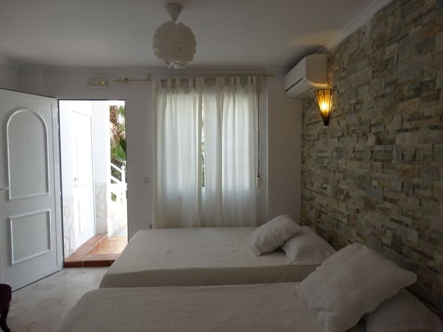 17 bedroom Hotel for sale in Cometa - Carrió, Calpe / Calp with pool garage - € 1,050,000 (Ref: 9130981)