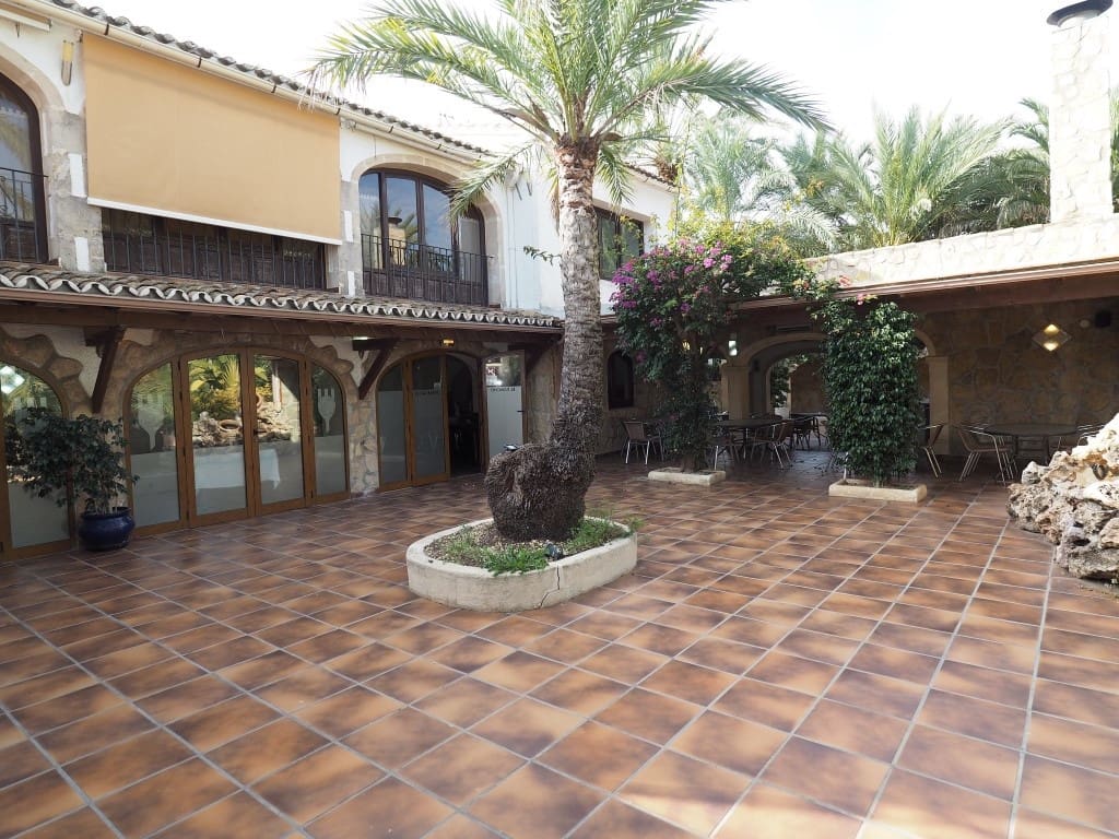 Bar/Restaurante en Javea / Xàbia en venta con piscina - 1.800.000 € (Ref: 9130982)