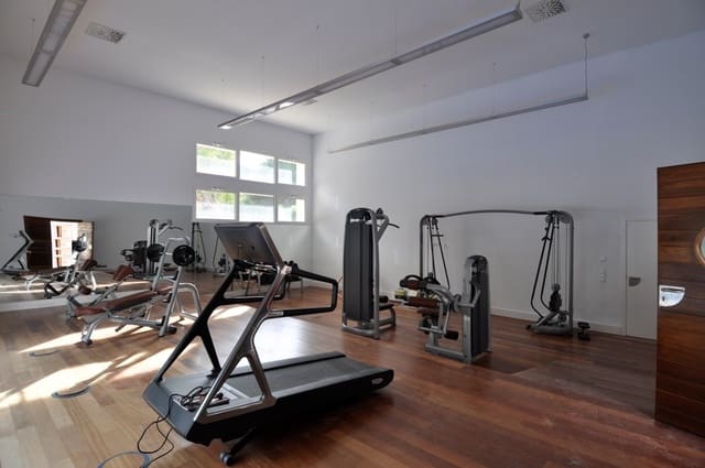 4 bedroom Villa for sale in Las Rotas / Les Rotes, Dénia with pool garage - € 4,500,000 (Ref: 9130983)