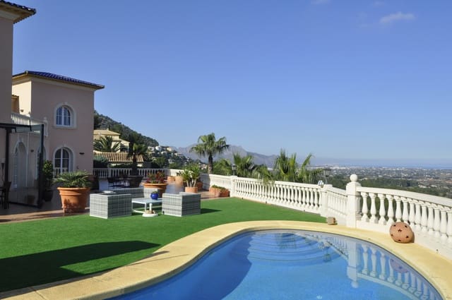 5 bedroom Villa for sale in La Sella with pool garage - € 1,599,000 (Ref: 9130990)