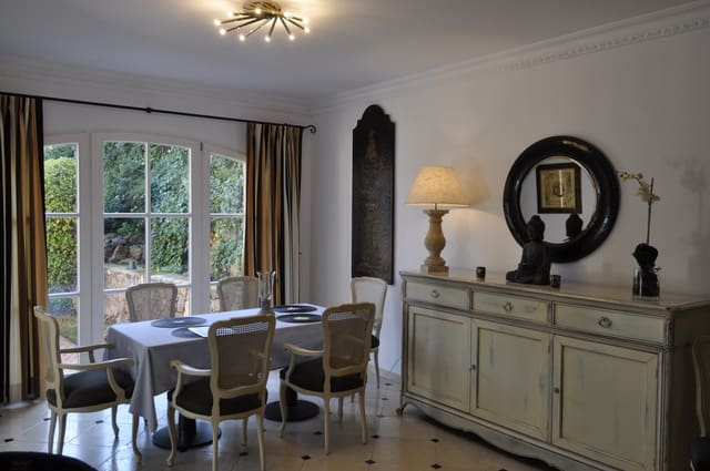 5 makuuhuone Huvila myytävänä paikassa La Sella mukana uima-altaan 
autotalli - 1 599 000 € (Ref: 9130990)