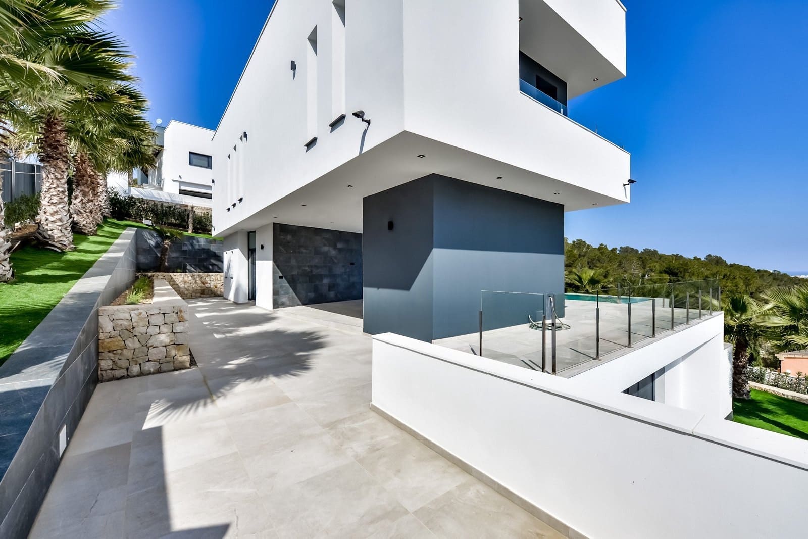 3 soverom Villa til salgs i Adsubia med svømmebasseng garasje - € 1 620 000 (Ref: 9130991)