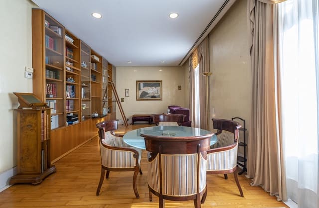 5 slaapkamer Penthouse te koop in L'Eixample, Valencia stad met garage - € 2.600.000 (Ref: 9132169)