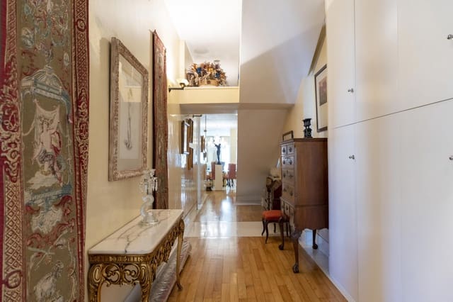 5 slaapkamer Penthouse te koop in L'Eixample, Valencia stad met garage - € 2.600.000 (Ref: 9132169)
