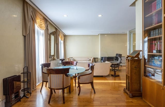 5 chambre Penthouse à vendre à L'Eixample, Valence ville avec garage - 2 600 000 € (Ref: 9132169)