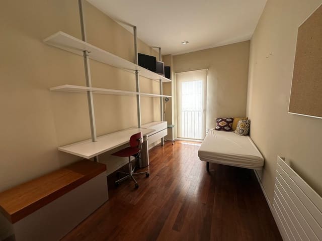 3 slaapkamer Penthouse te koop in L'Eixample, Valencia stad met garage - € 1.350.000 (Ref: 9132170)