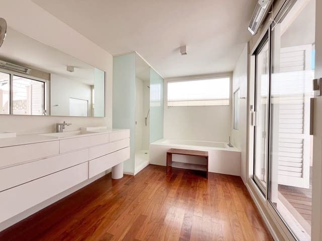 3 slaapkamer Penthouse te koop in L'Eixample, Valencia stad met garage - € 1.350.000 (Ref: 9132170)