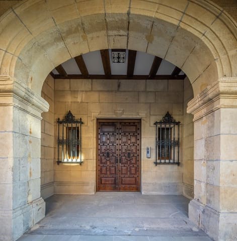 3 slaapkamer Appartement te koop in Bilbao met zwembad garage - € 1.875.000 (Ref: 9132172)