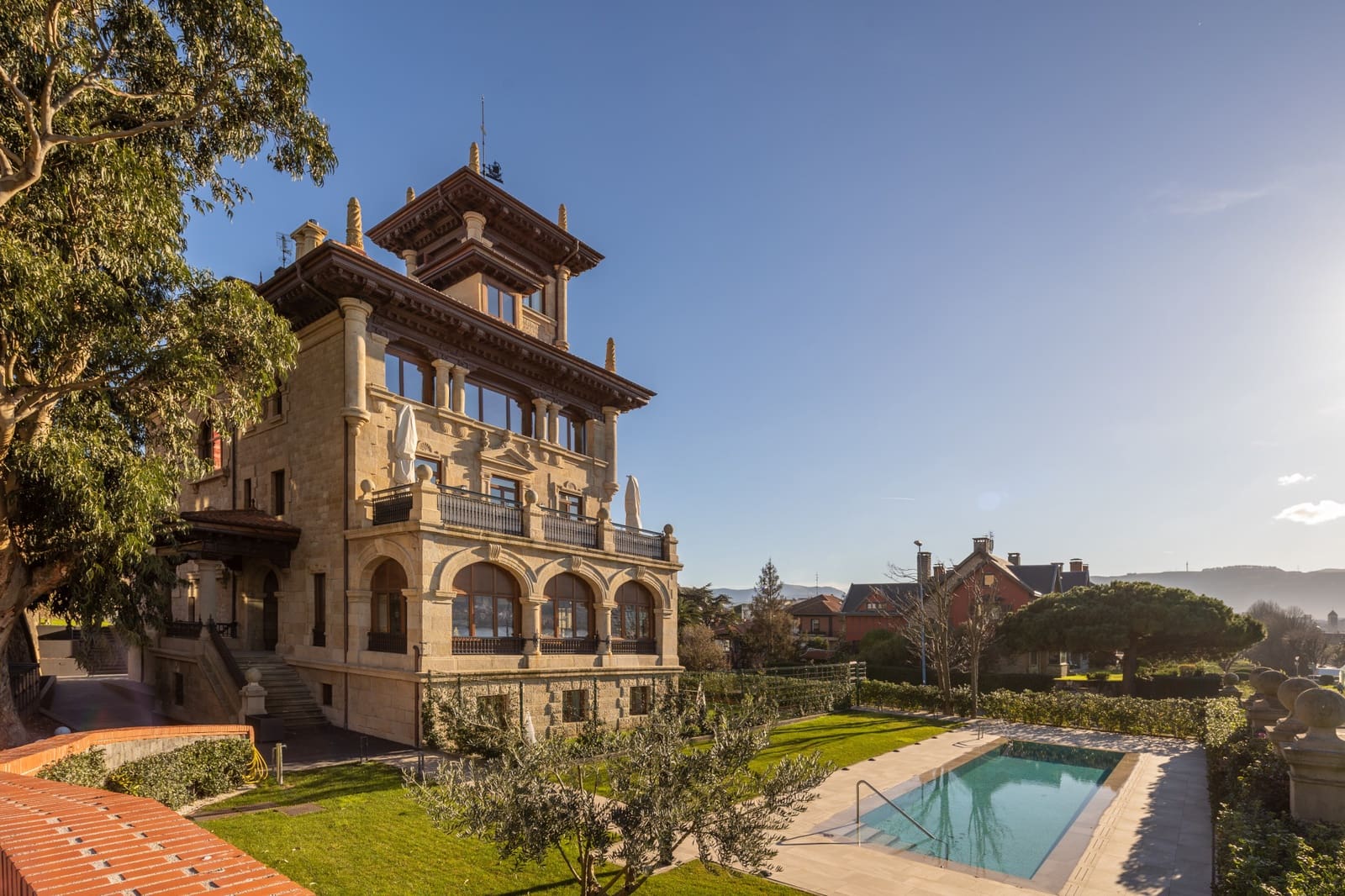 3 soveværelse Lejlighed til salg i Bilbao med swimmingpool garage - € 1.875.000 (Ref: 9132172)