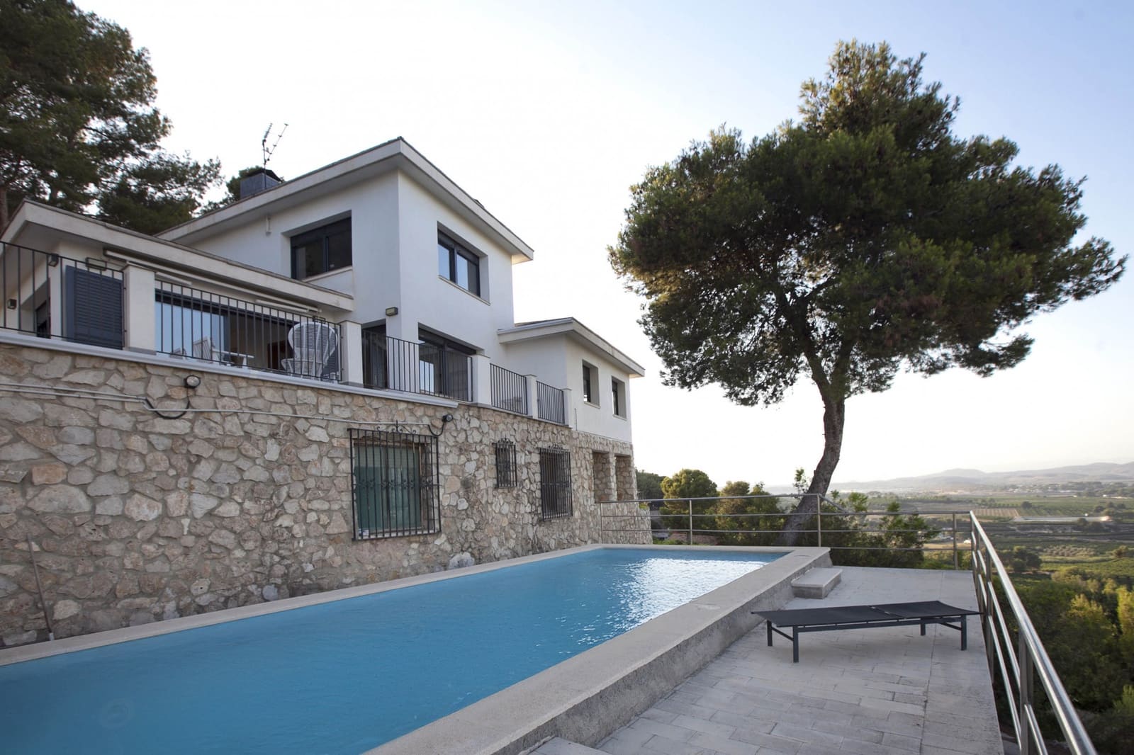 6 sovrum Villa till salu i Chiva med pool garage - 940 000 € (Ref: 9132173)