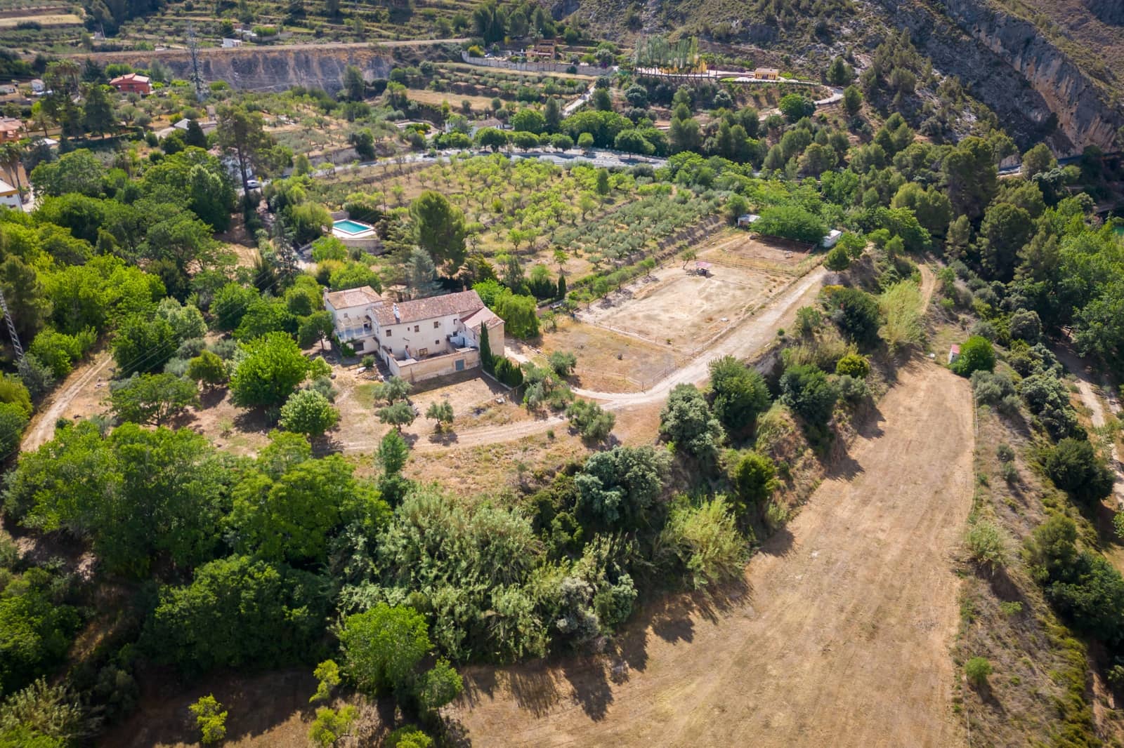 10 soveværelse Finca/Landehus til salg i Ontinyent med swimmingpool garage - € 950.000 (Ref: 9132174)