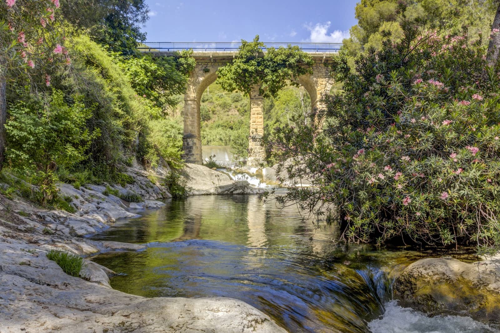 10 soveværelse Finca/Landehus til salg i Ontinyent med swimmingpool garage - € 950.000 (Ref: 9132174)