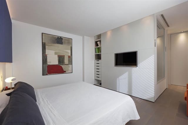 3 makuuhuone Huoneisto myytävänä paikassa La Gran Via, Valencia kaupunki mukana 
autotalli - 1 800 000 € (Ref: 9132175)