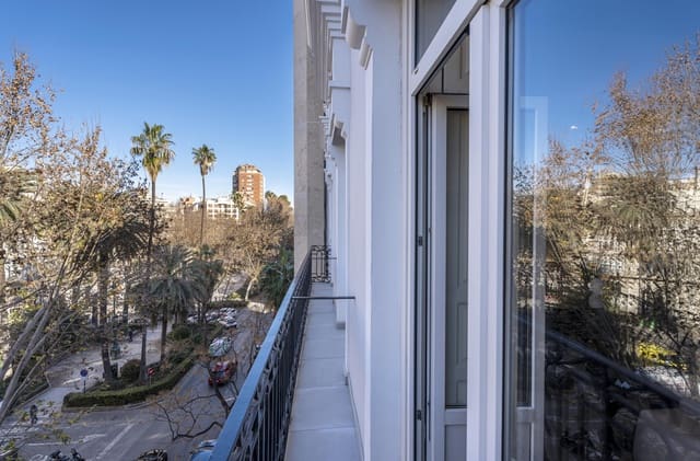3 bedroom Apartment for sale in L'Eixample, Valencia city - € 1,180,000 (Ref: 9132178)