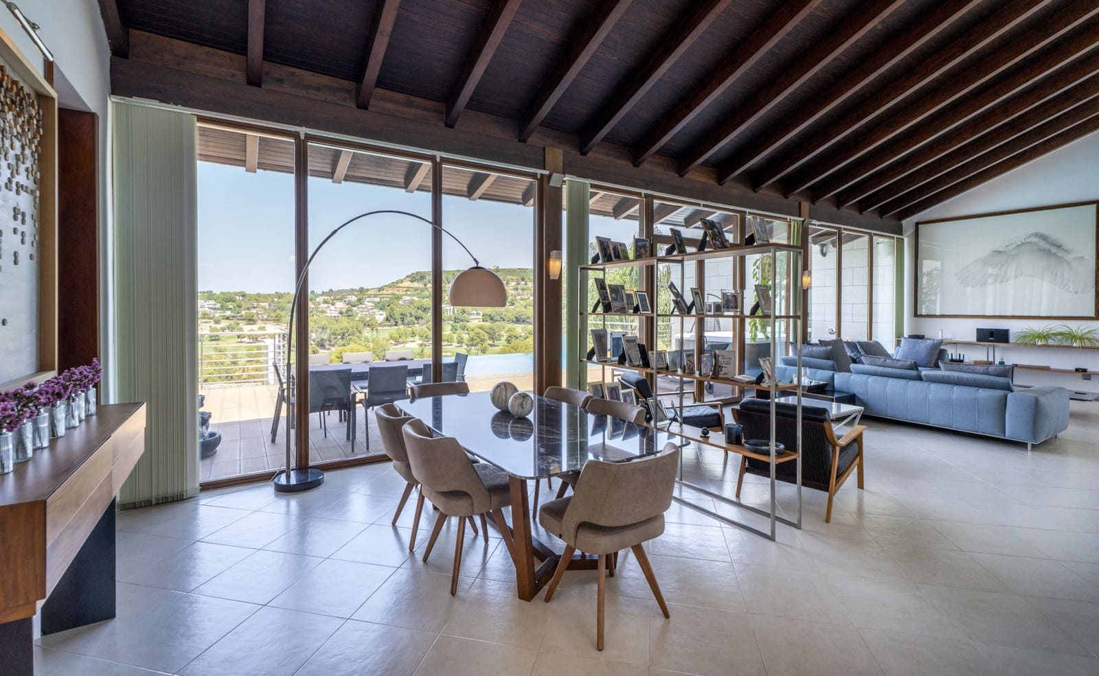 5 soverom Villa til salgs i Chiva med svømmebasseng garasje - € 2 100 000 (Ref: 9148968)