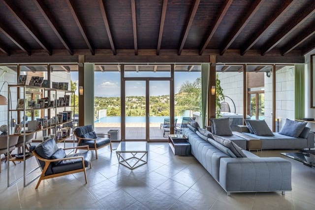 5 soverom Villa til salgs i Chiva med svømmebasseng garasje - € 2 100 000 (Ref: 9148968)