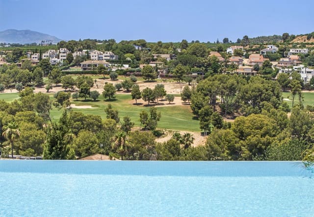 5 soverom Villa til salgs i Chiva med svømmebasseng garasje - € 2 100 000 (Ref: 9148968)