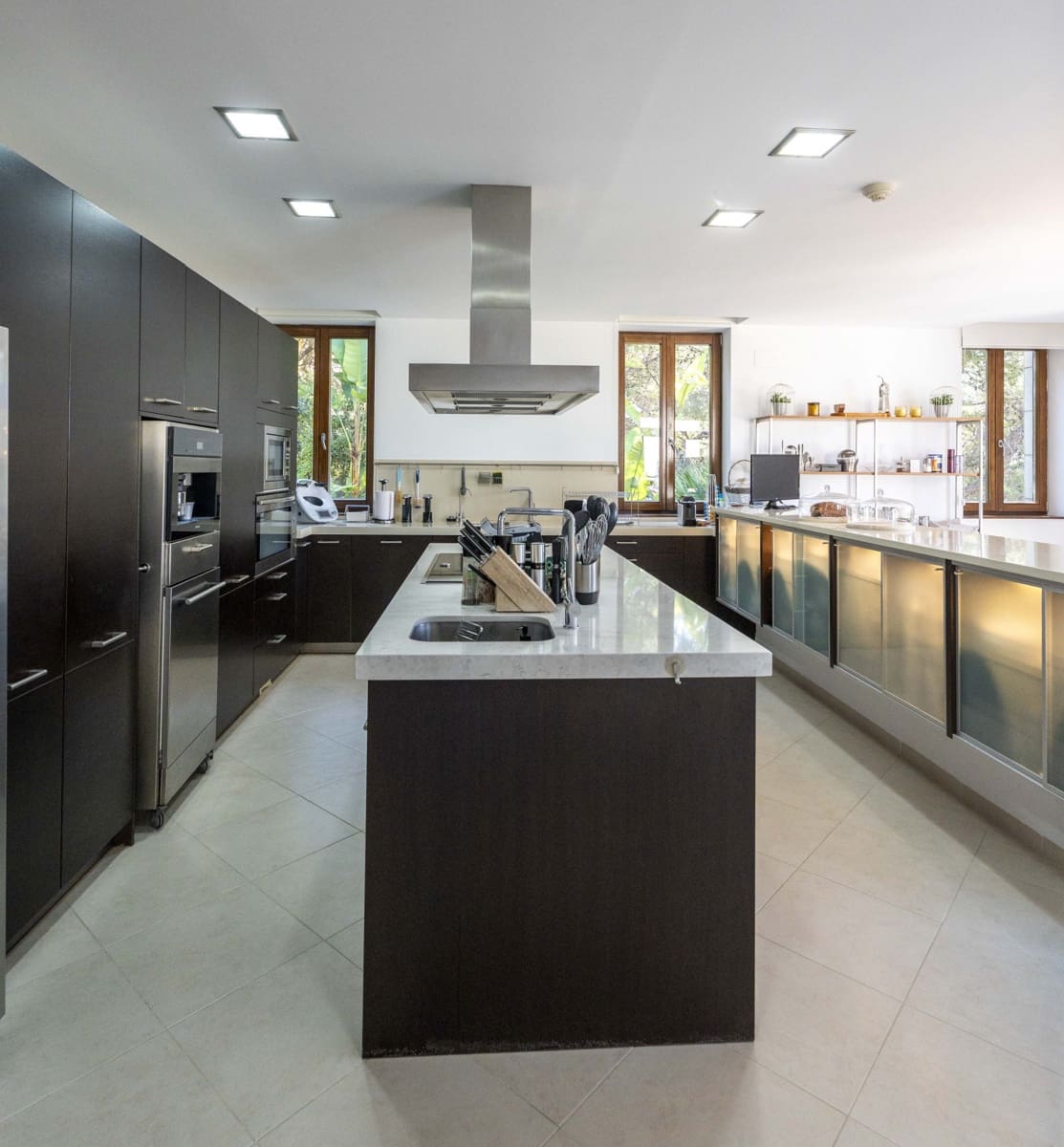 5 soverom Villa til salgs i Chiva med svømmebasseng garasje - € 2 100 000 (Ref: 9148968)