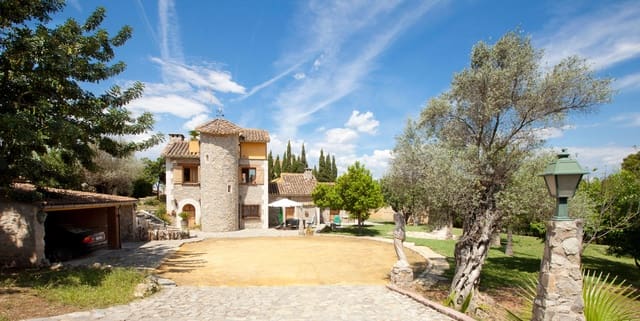 4 Zimmer Villa zu verkaufen in L'Eliana mit Pool Garage - 800.000 € (Ref: 9165561)