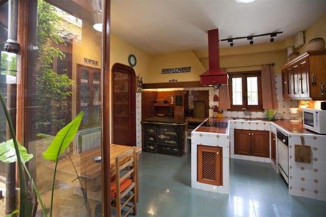 4 soverom Villa til salgs i L'Eliana med svømmebasseng garasje - € 800 000 (Ref: 9165561)