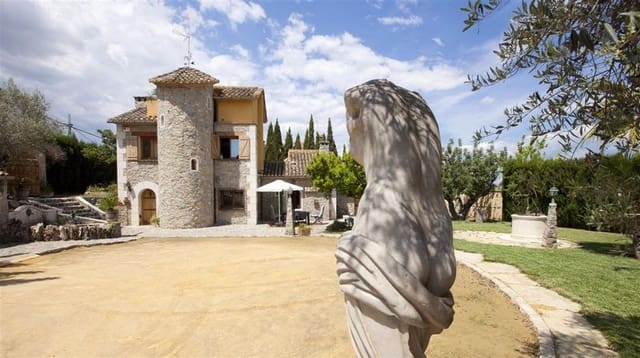 4 soverom Villa til salgs i L'Eliana med svømmebasseng garasje - € 800 000 (Ref: 9165561)