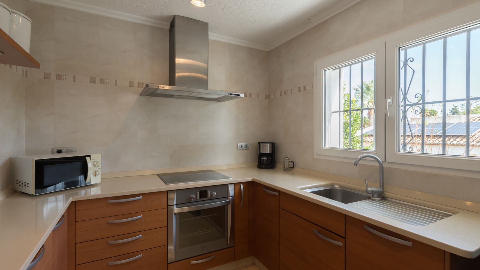 2 soveværelse Villa til salg i Pinosol med swimmingpool - € 595.000 (Ref: 9197553)